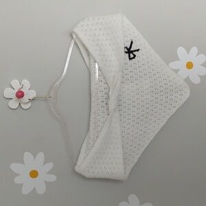 NWT Zara Feminine White Knit Black Bow Embroidered Triangle Scarf